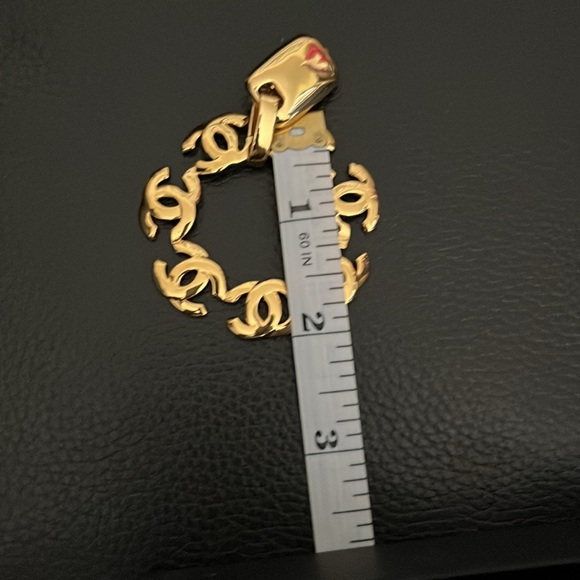 Vintage CHANEL Gold Logo Hoop Clip On Earrings - Picture 6 of 13